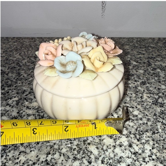 Ardalt Other - Ardalt vintage Trinket Box Jewelry Dish Cream Porcelain Floral Rose Japan